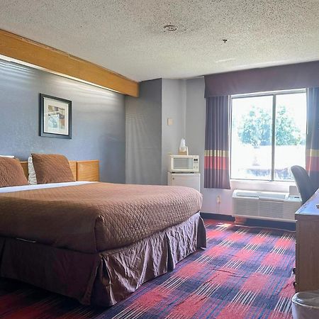 Classic Inn By Oyo I- 240 Near Memphis Airport Екстер'єр фото